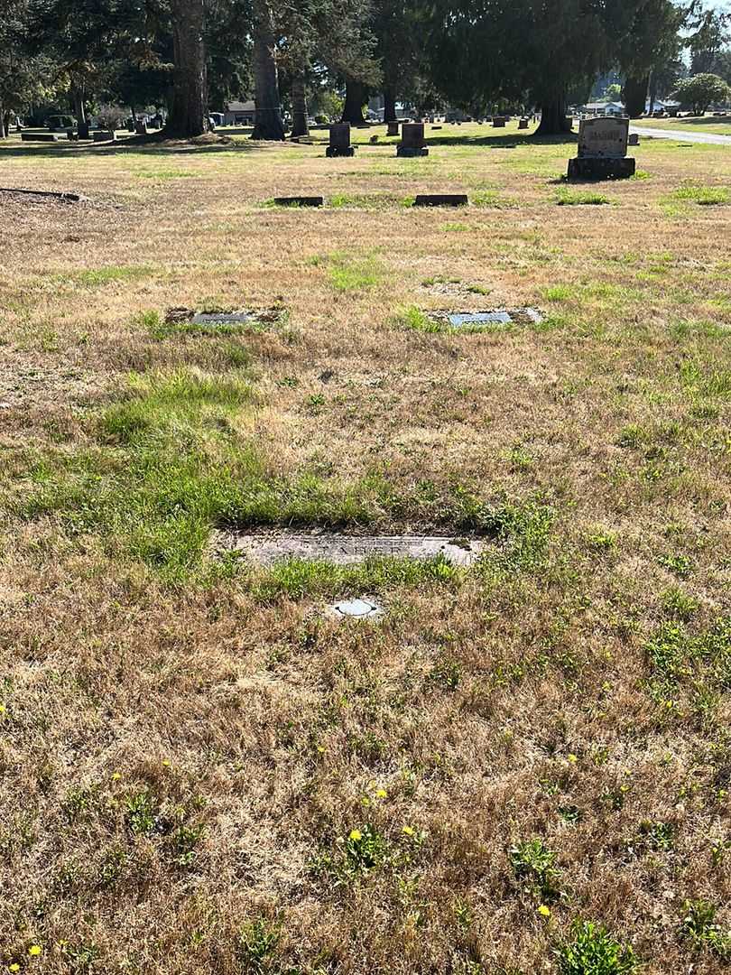 Robert Taber's grave. Photo 2