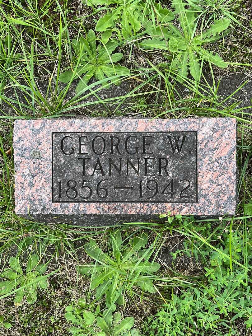George W. Tanner's grave. Photo 1