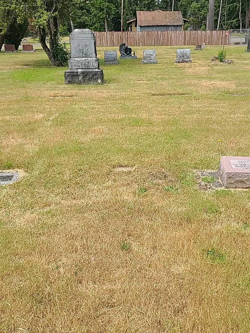 Margaret Ullom's grave. Photo 2
