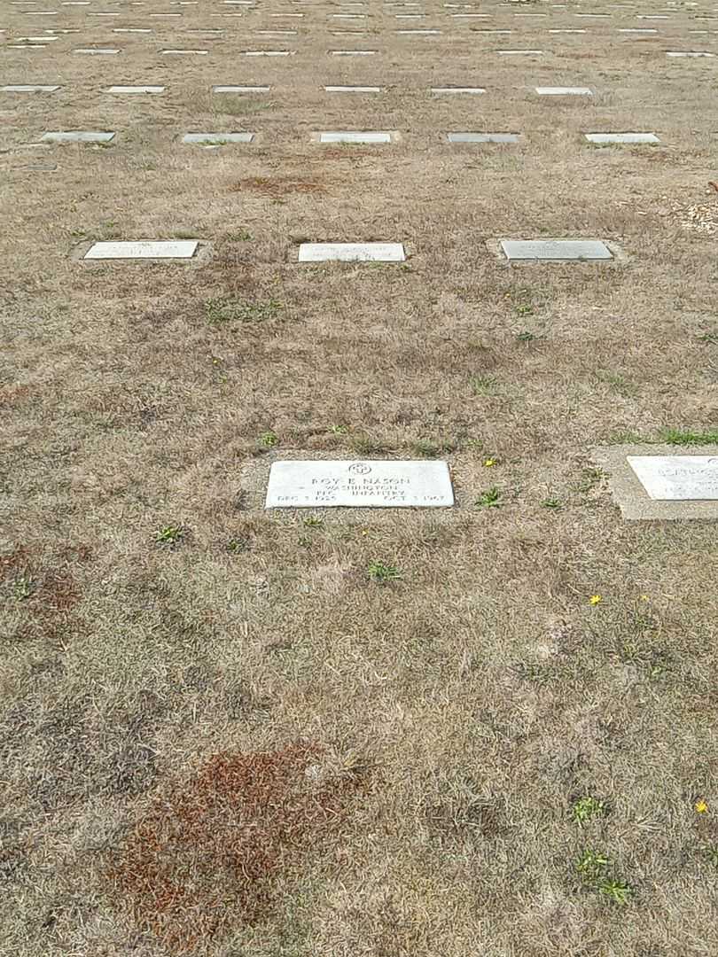 Roy E. Nason's grave. Photo 2