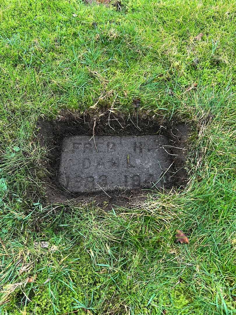 Jesse Gallagher's grave. Photo 1