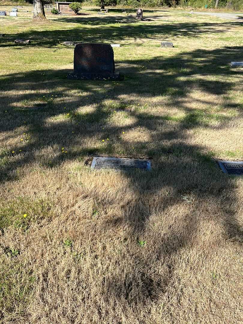 Katie M. Abbey's grave. Photo 2