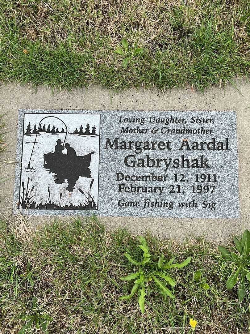 Margaret Aardal Gabryshak's grave. Photo 4