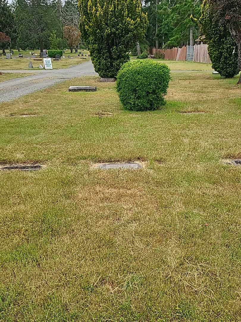 Ann Marie Valley's grave. Photo 2