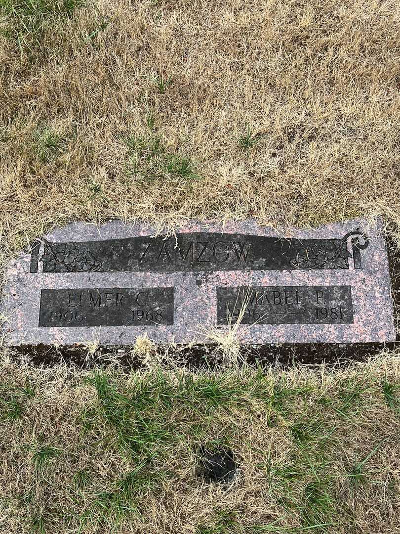 Elmer C. Zamzow's grave. Photo 1