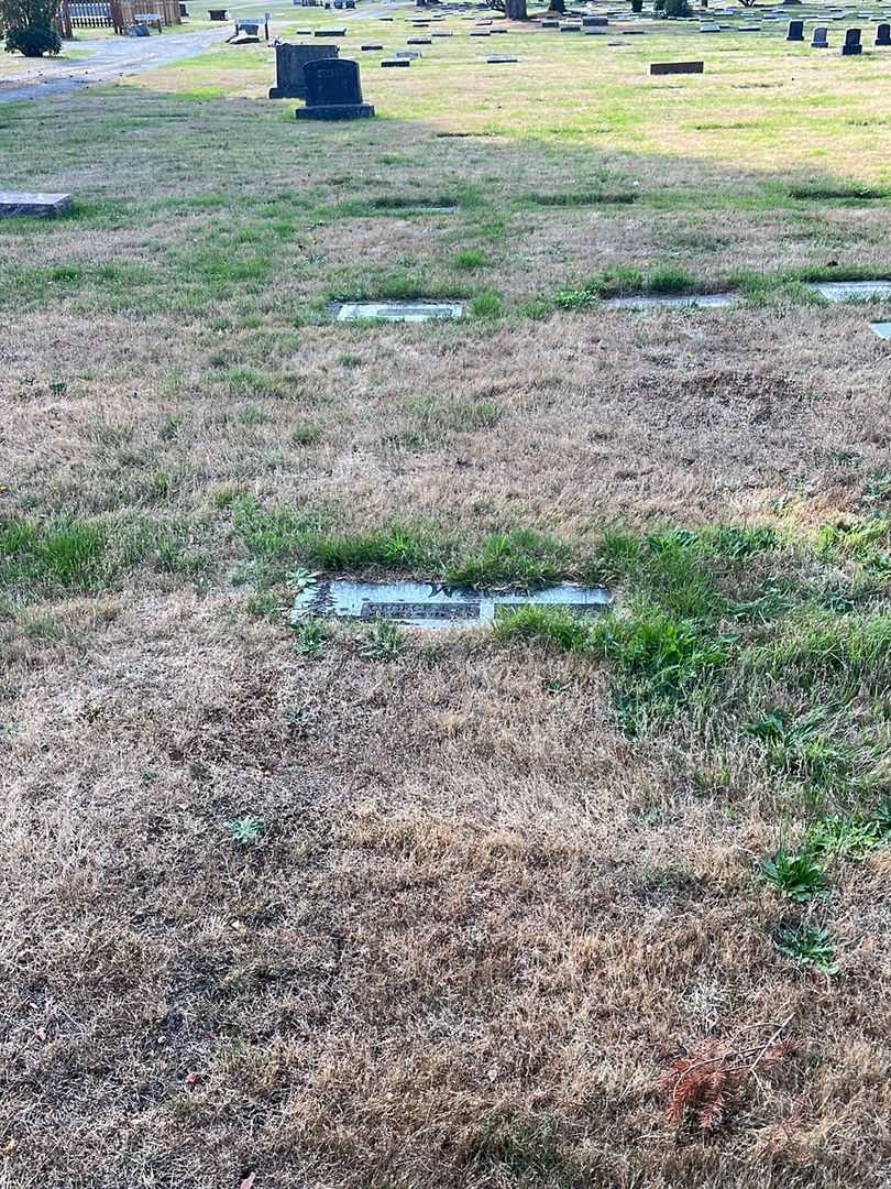 George T. Waite Senior's grave. Photo 2