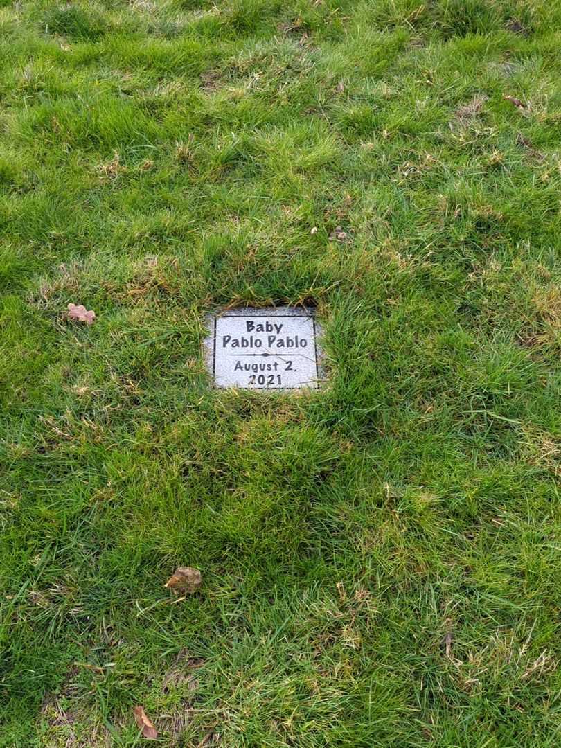 Baby Pablo Pablo's grave. Photo 2