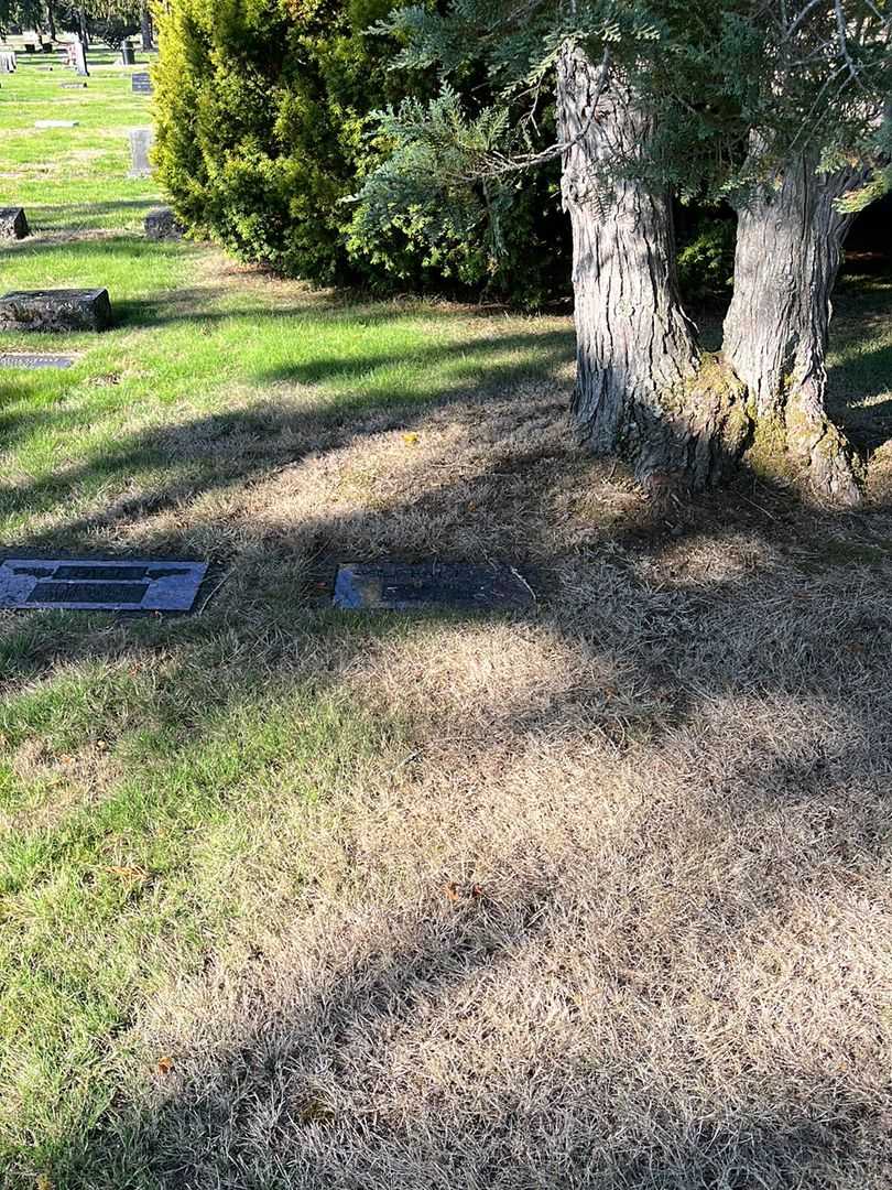 Leonard Q. Pace's grave. Photo 2