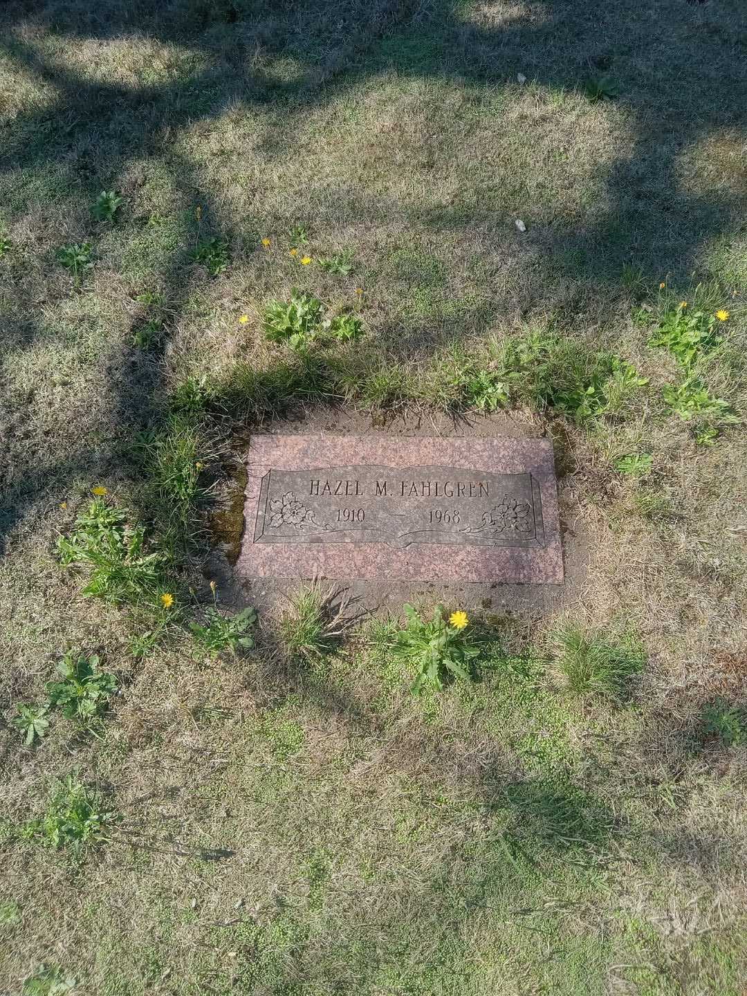 Hazel M. Fahlgren's grave. Photo 1
