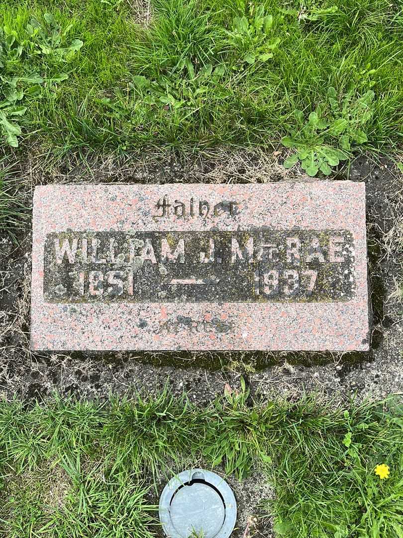 William John MacRae's grave. Photo 1