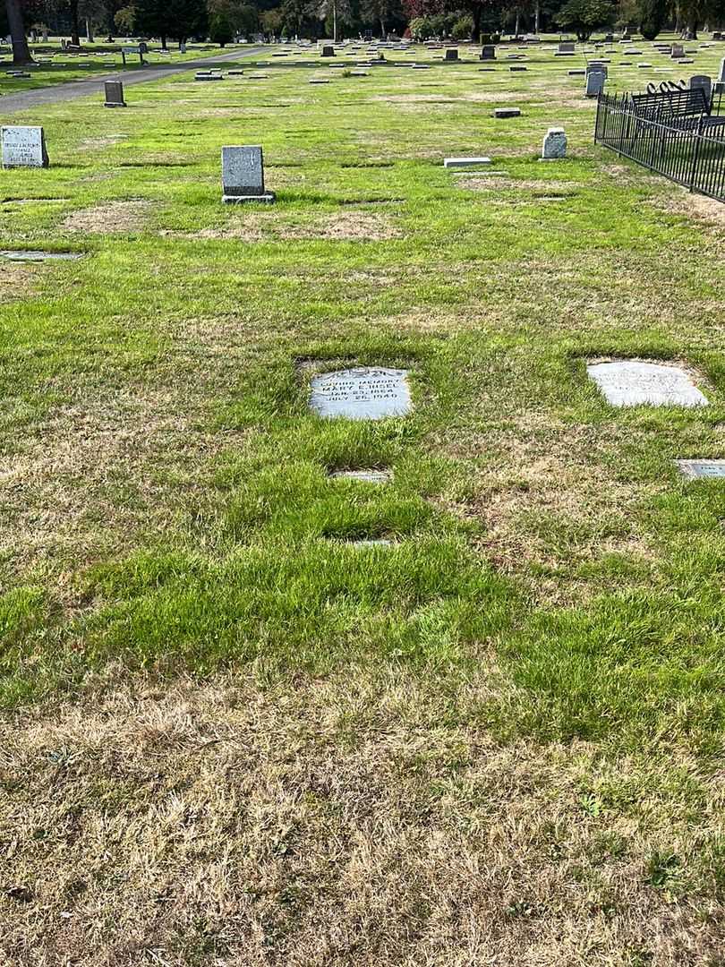 Albert W. Insel's grave. Photo 4