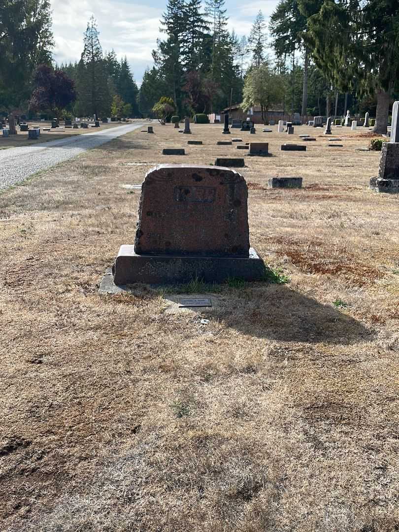 Daniel J. Yarr's grave. Photo 2