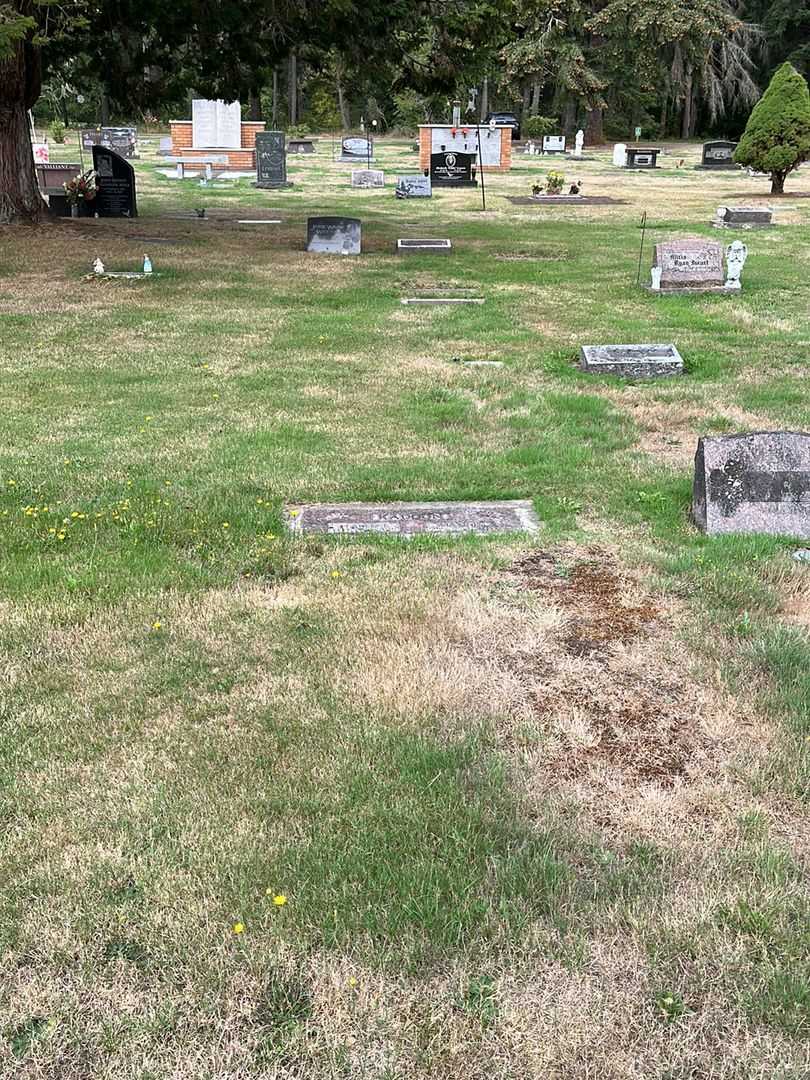 Mary Maxine Kadoun's grave. Photo 2