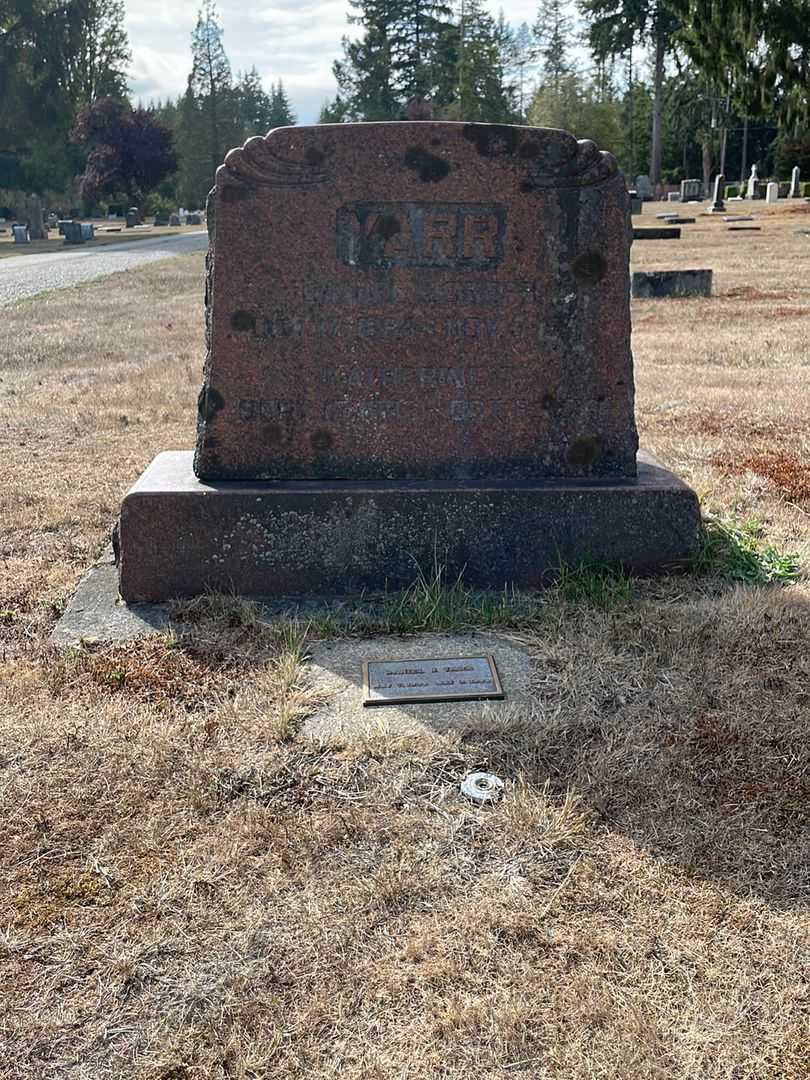 Daniel J. Yarr's grave. Photo 1