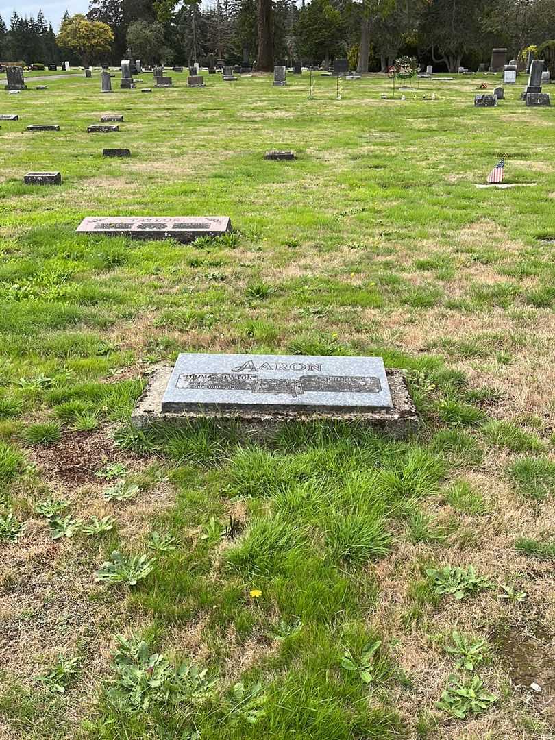 Thomas Dayton Aaron's grave. Photo 2