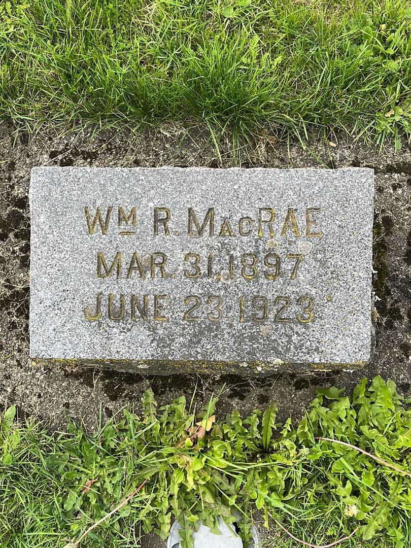 William Robson MacRae's grave. Photo 1