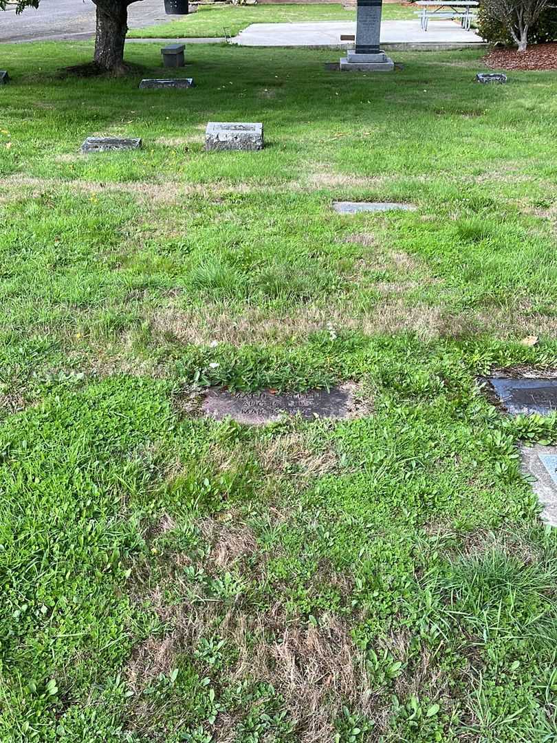 Marie Pallen's grave. Photo 2