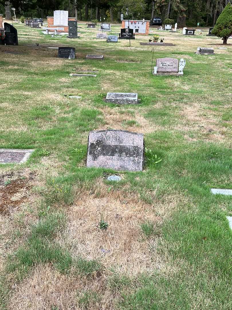 Emma Rose Kadoun's grave. Photo 2