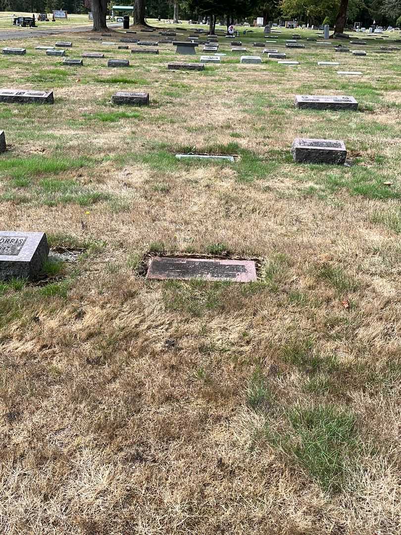 Ermina D. Jackson's grave. Photo 2