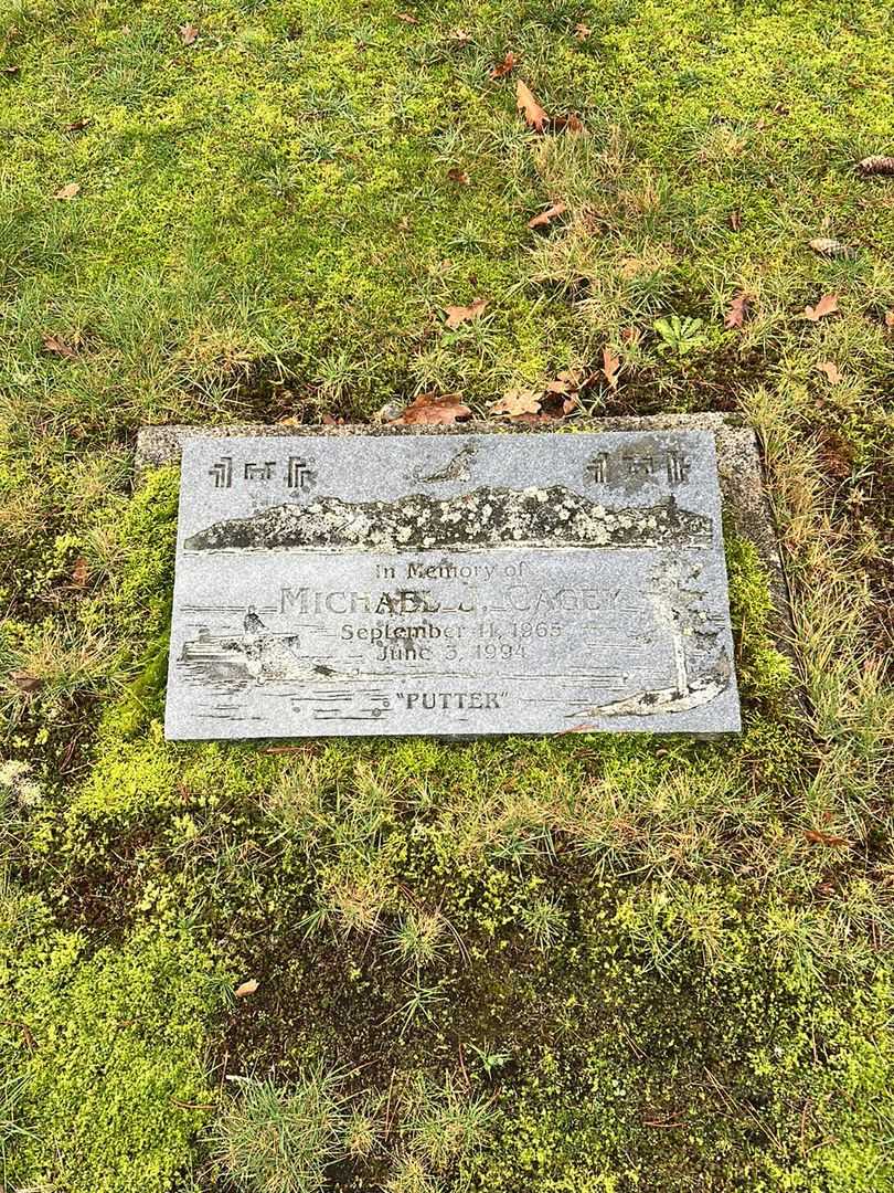 Michael James "Putter" Cagey's grave. Photo 1