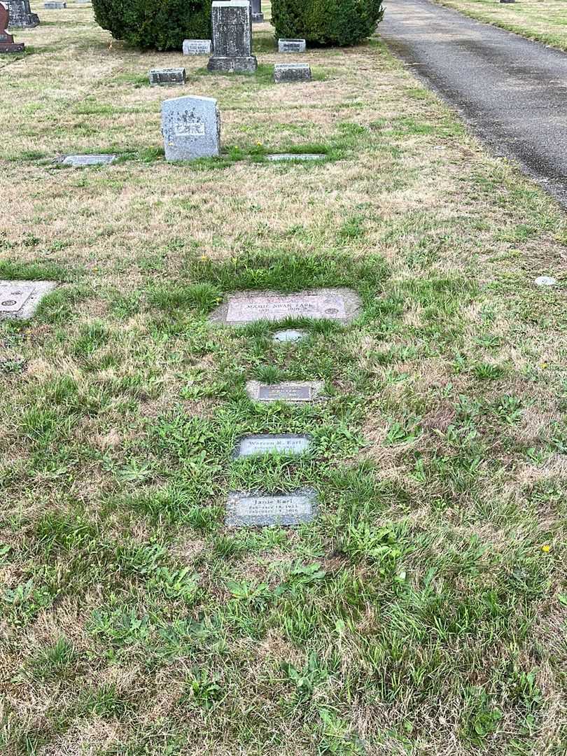 Warren Robert Earl's grave. Photo 5