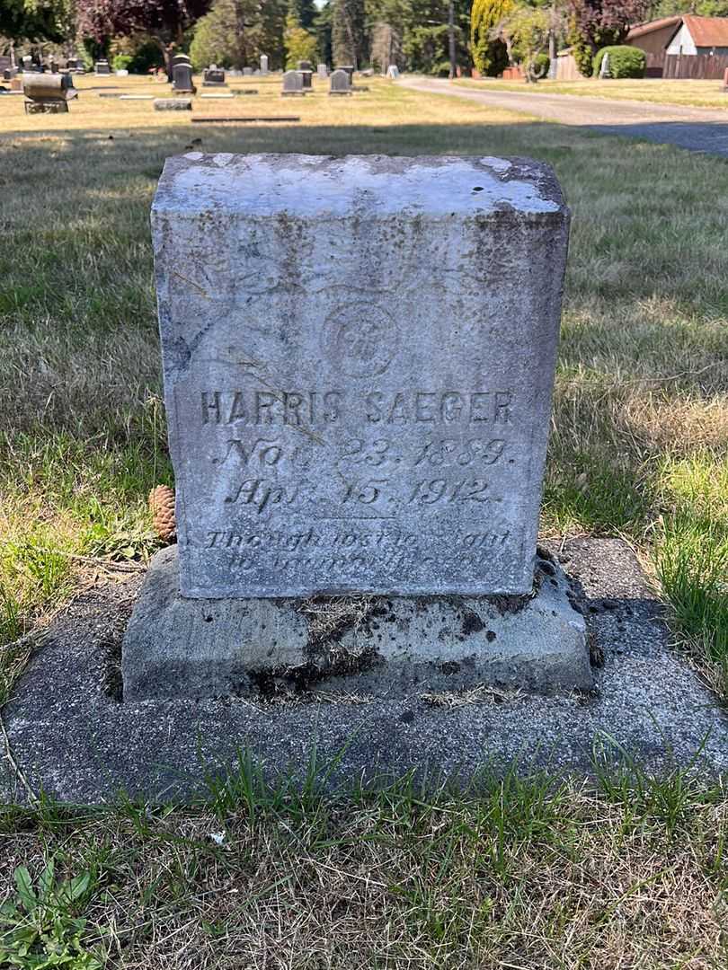 Harris Saeger's grave. Photo 1