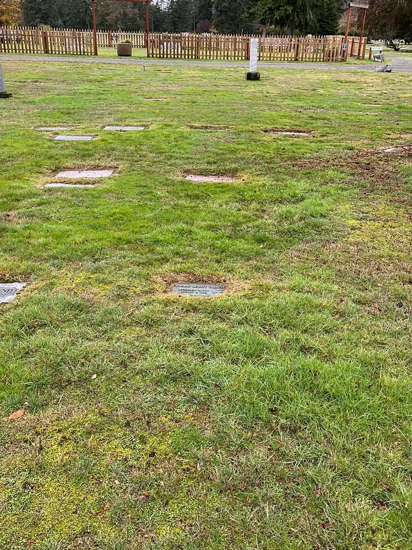 Edward LeRoy Ulrich's grave. Photo 2