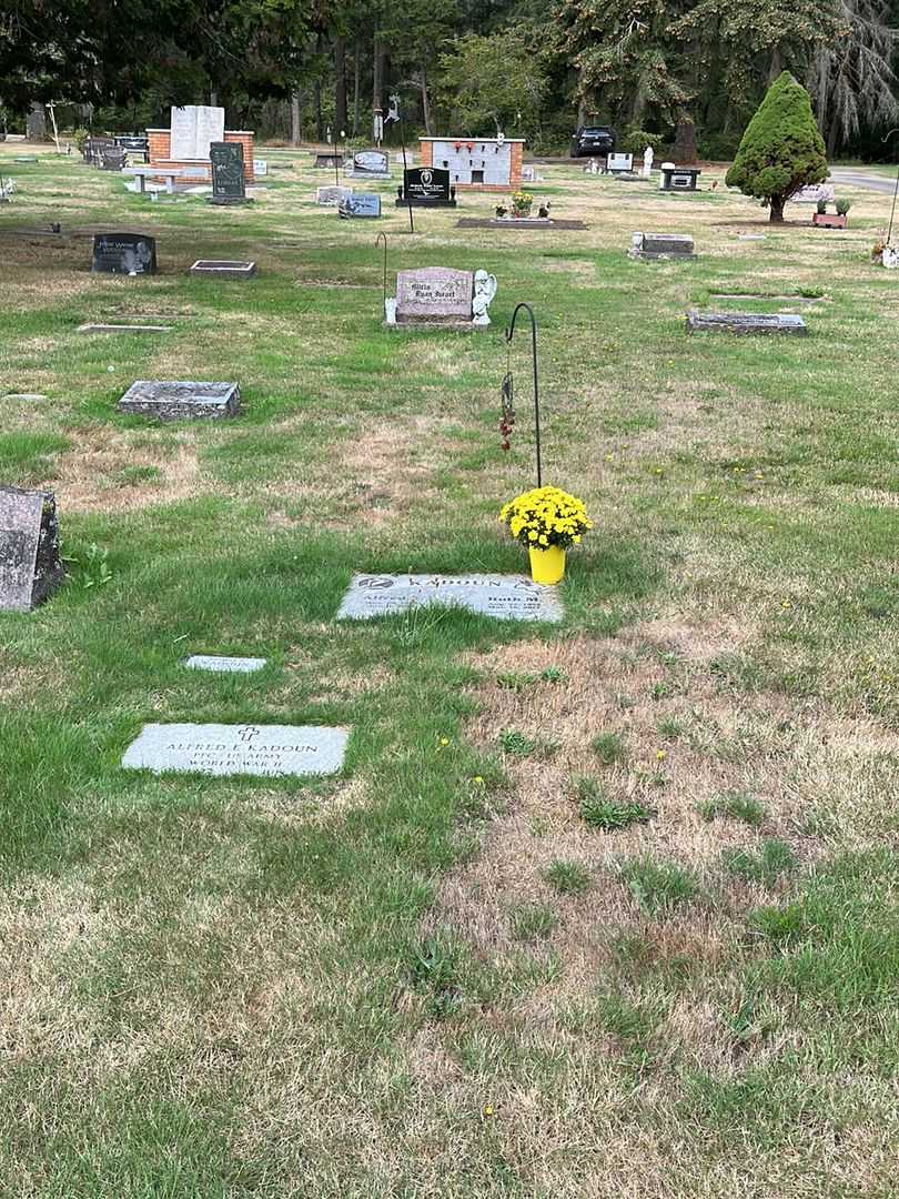 Ruth Marie Kadoun's grave. Photo 2