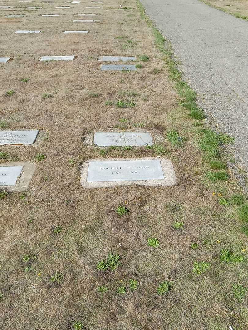 Lucille J. Nash's grave. Photo 2