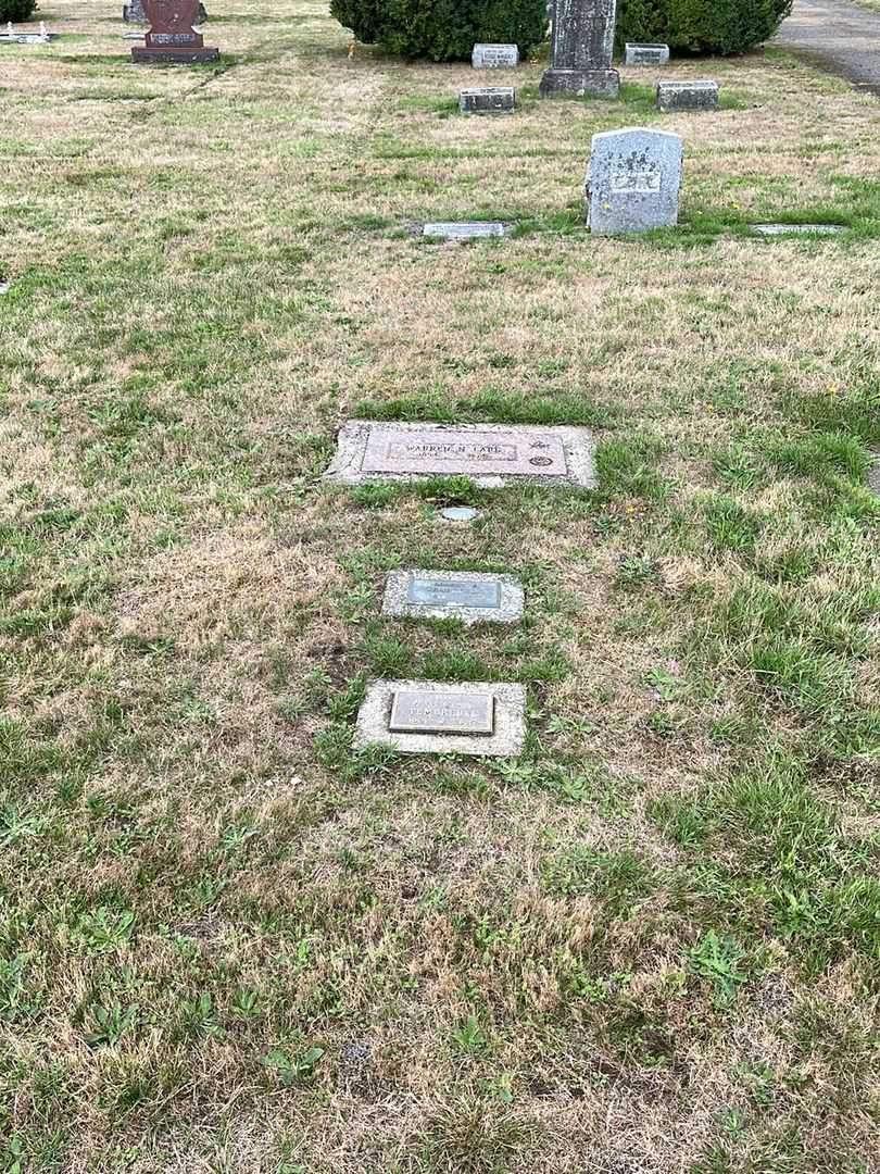 Phyllis "Nana" Earl Tembreull's grave. Photo 3