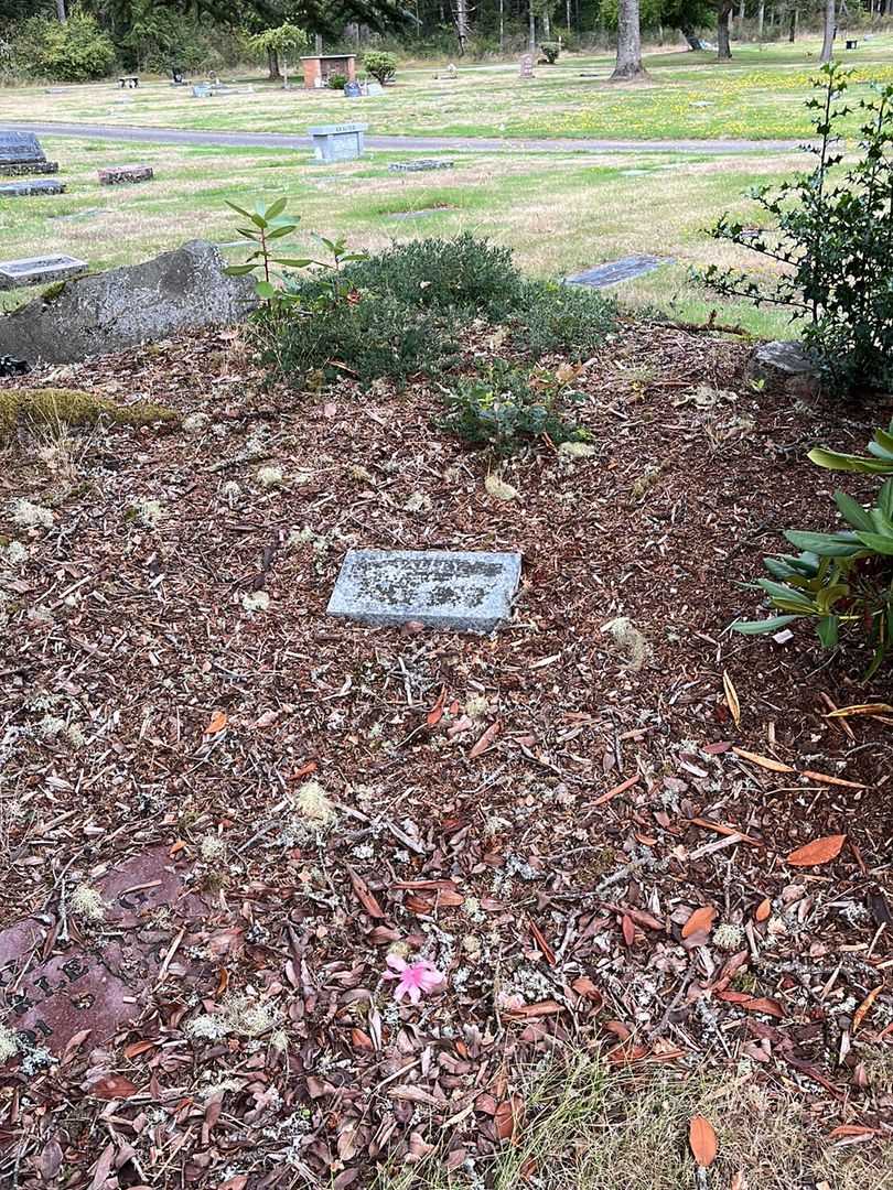 Edward Valley's grave. Photo 2