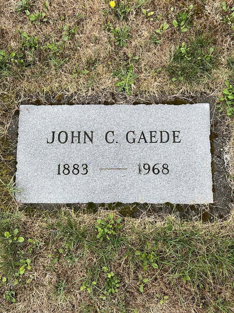 John Charles Gaede's grave. Photo 1