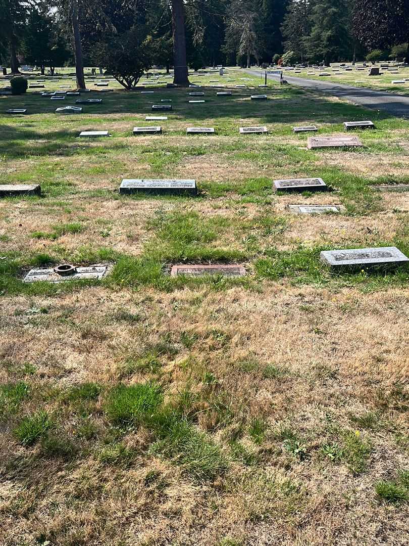 Joseph Lee Valley's grave. Photo 2