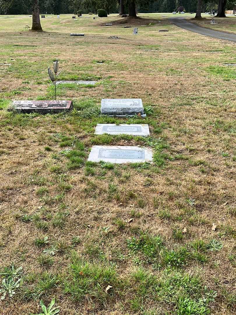 Carrie Gall's grave. Photo 3
