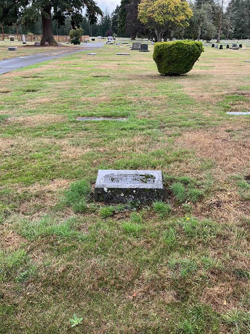 Loren T. Wachtel's grave. Photo 2