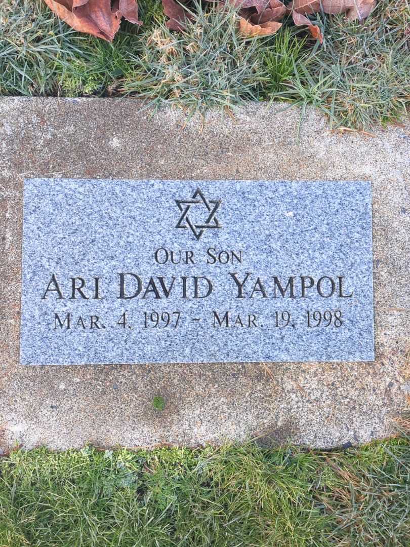 Ari David Yampol's grave. Photo 1