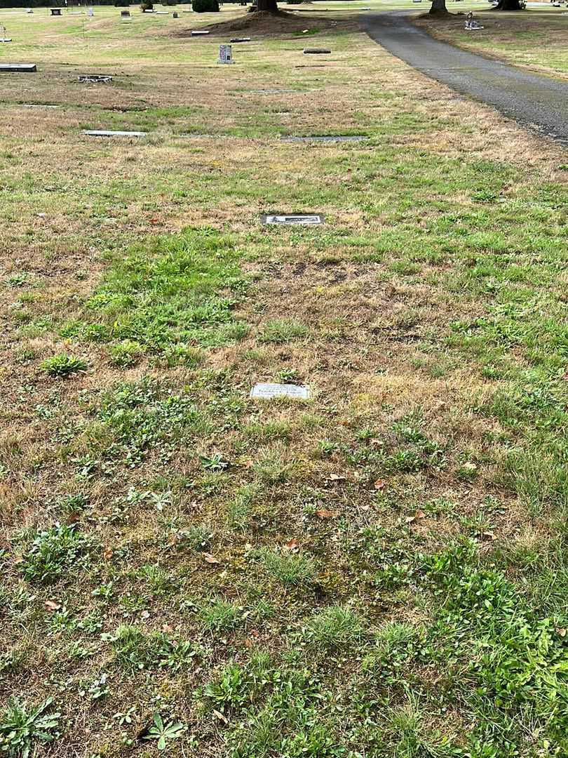 Franklin Donald "Frank" Ragan's grave. Photo 2