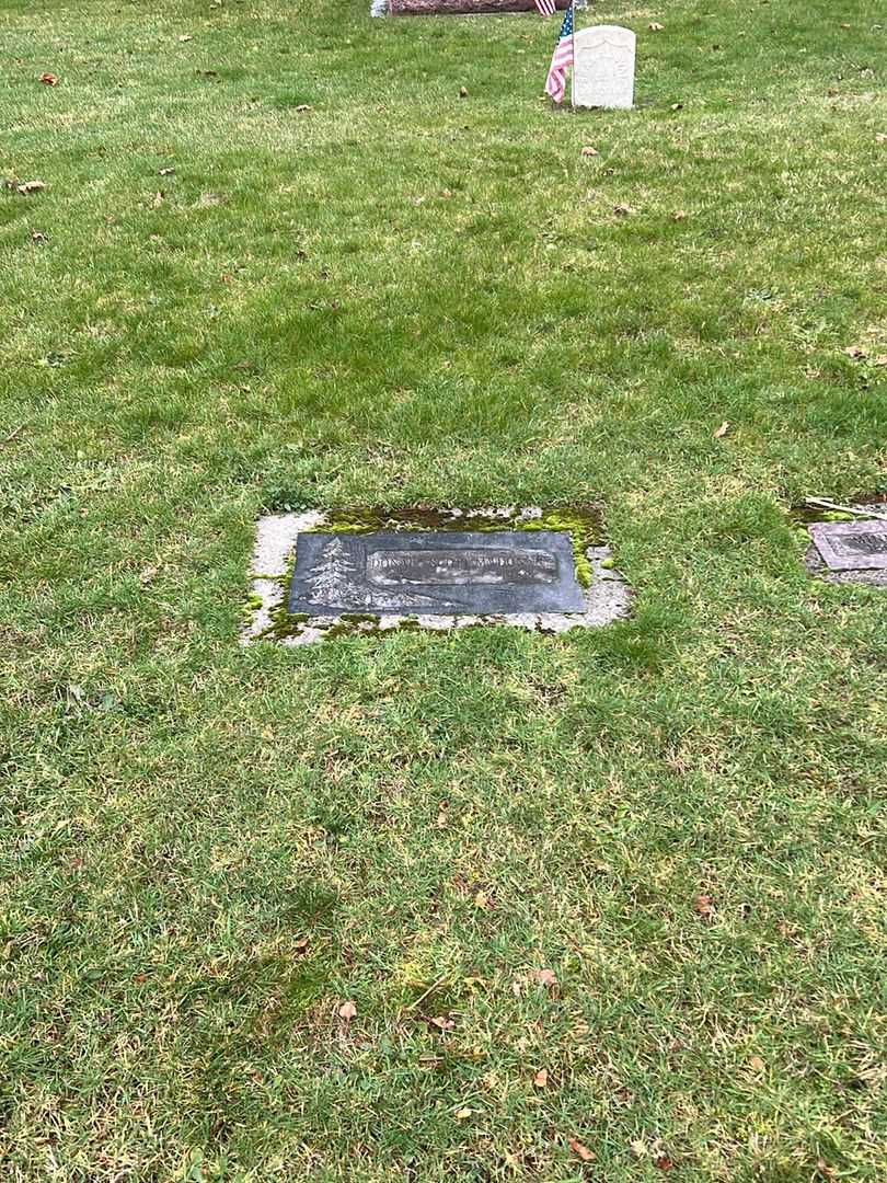 Donald Scott MacDonald's grave. Photo 2