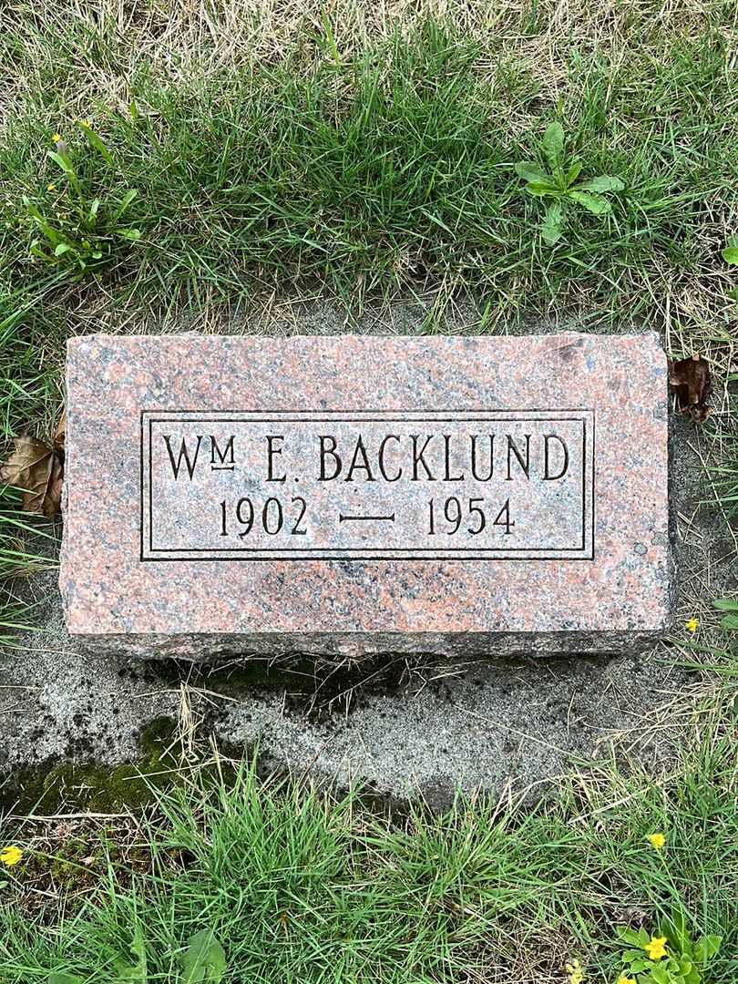 William E. Backlund's grave. Photo 1