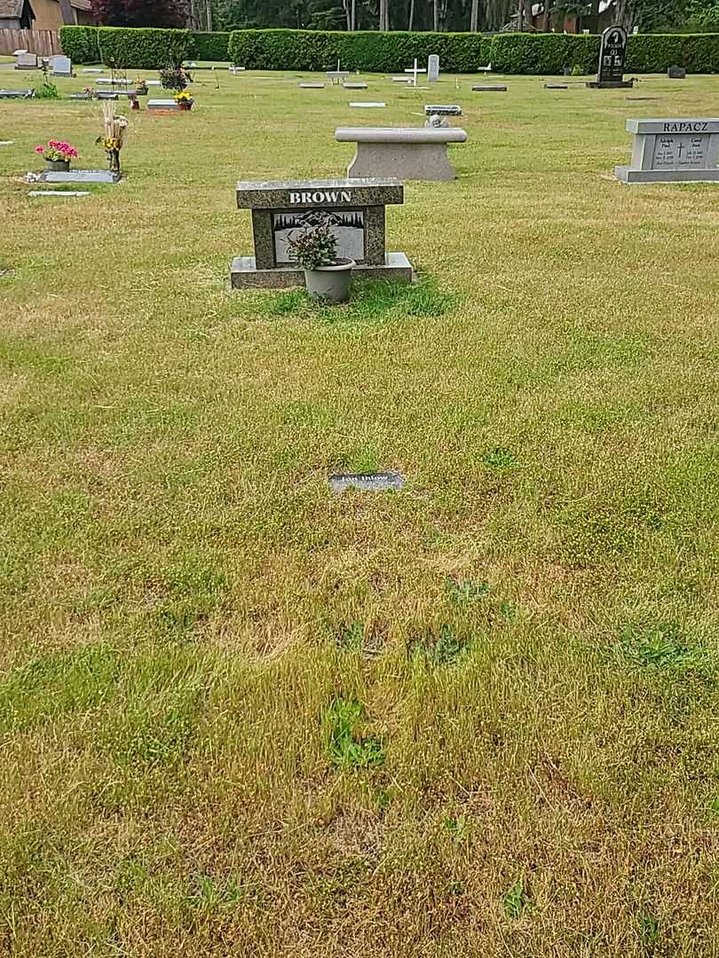 Jon Inlow's grave. Photo 2