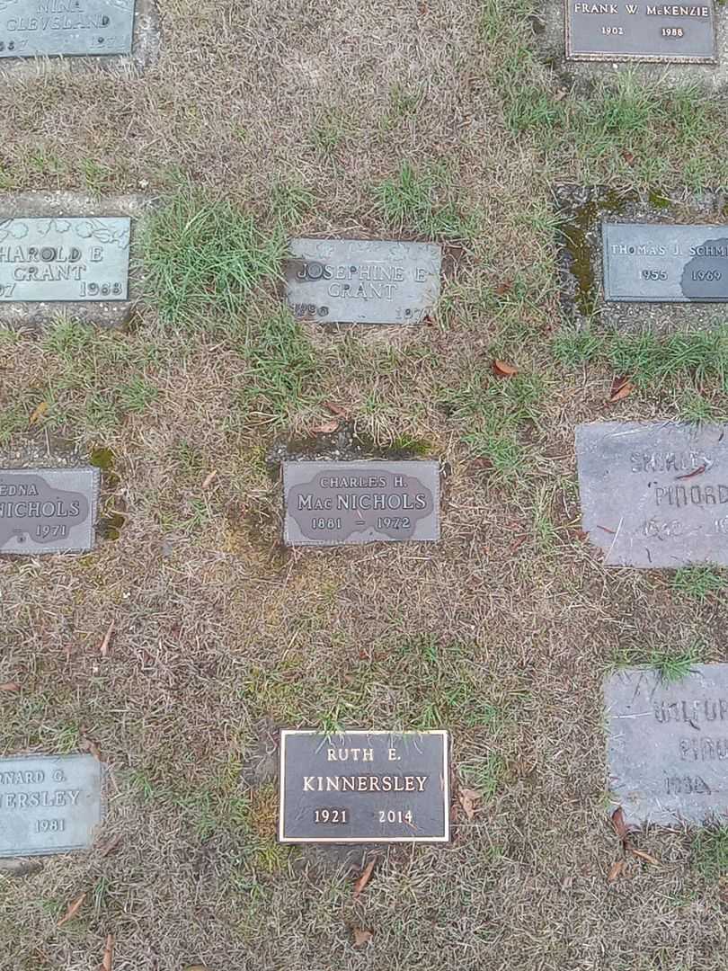 Charles Henry MacNichols's grave. Photo 1