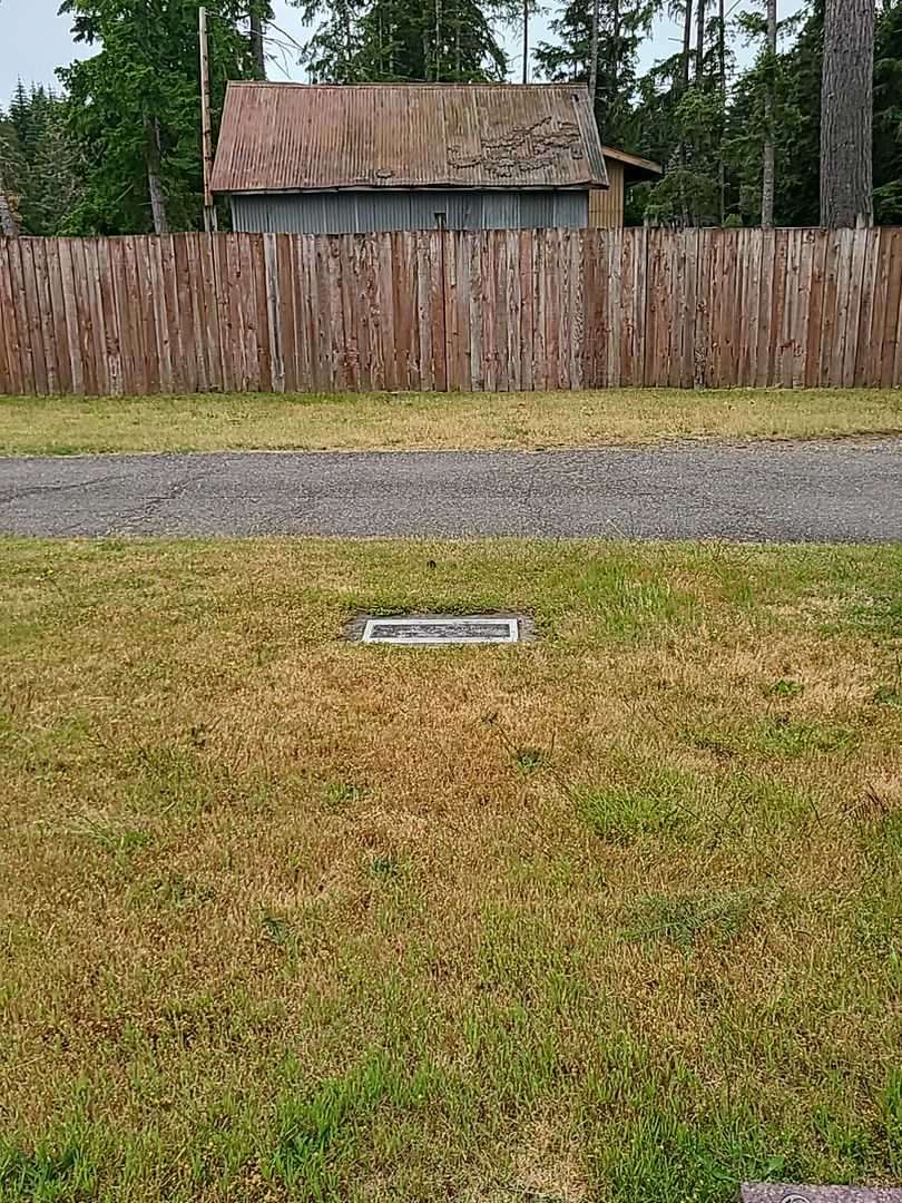 Laura Marie Wagener's grave. Photo 2