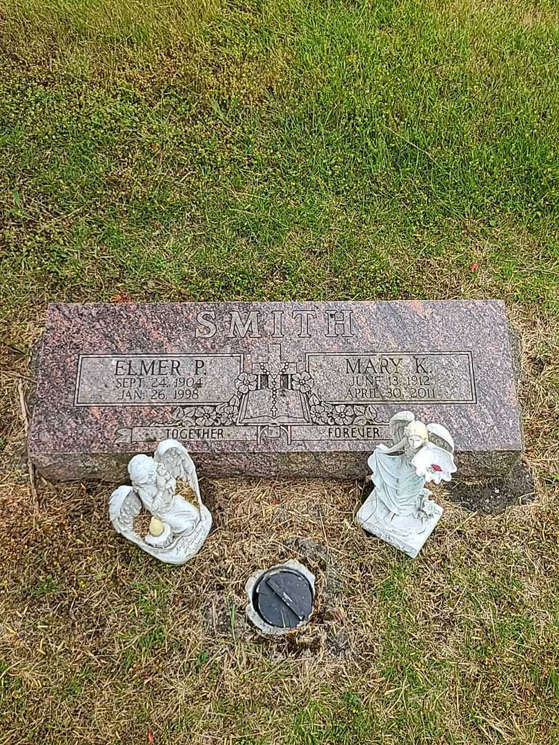 Mary Colleen Hacklander's grave. Photo 1