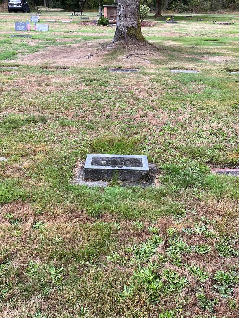 Jennie G. York's grave. Photo 2