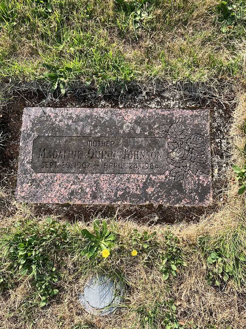 Roland R. Quinn's grave. Photo 1
