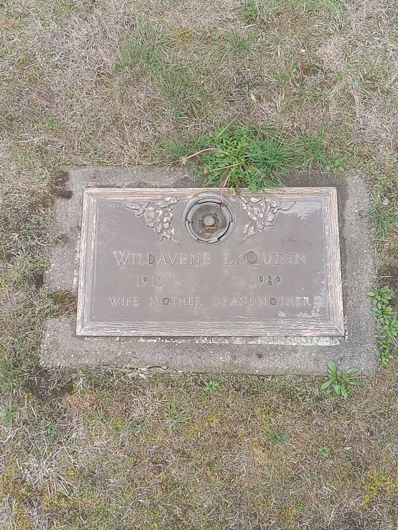Donald W. Quinn's grave. Photo 1