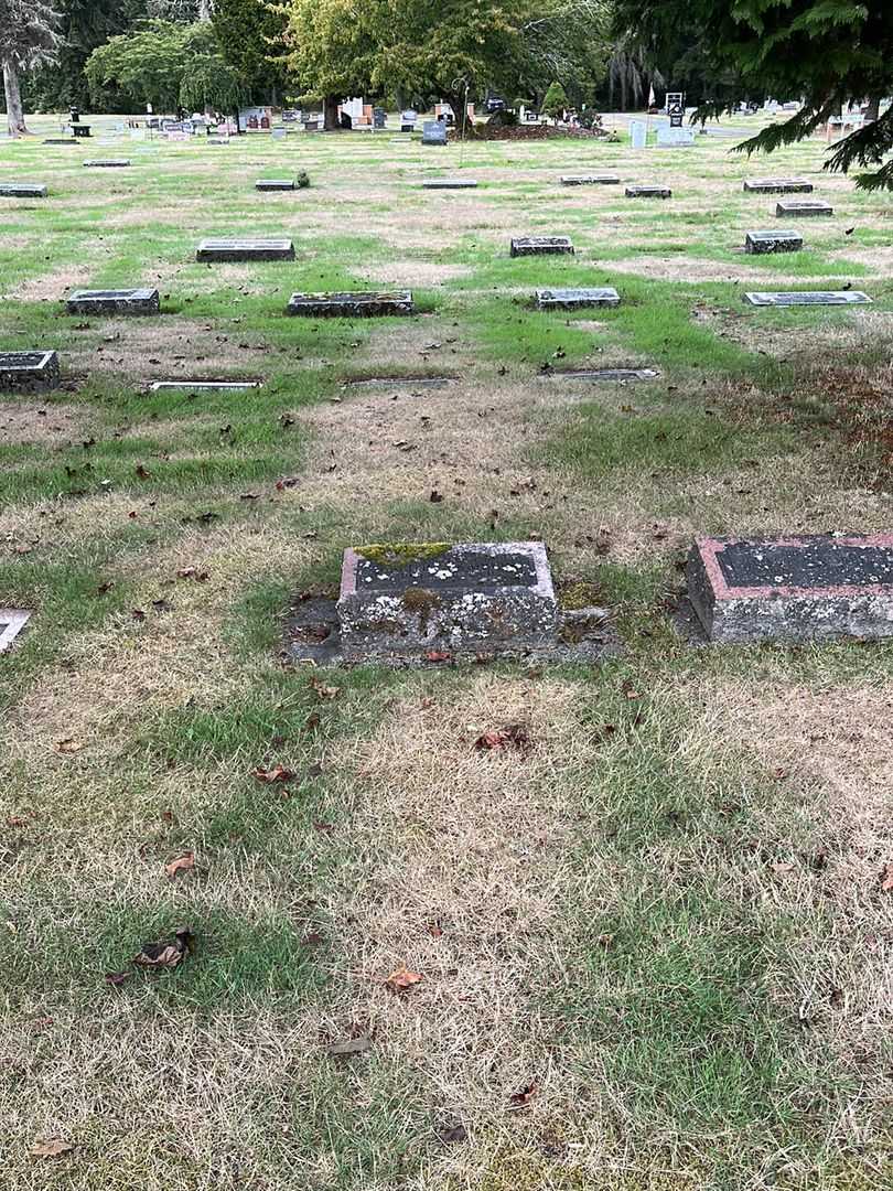 Walter Arnold Kadoun's grave. Photo 2
