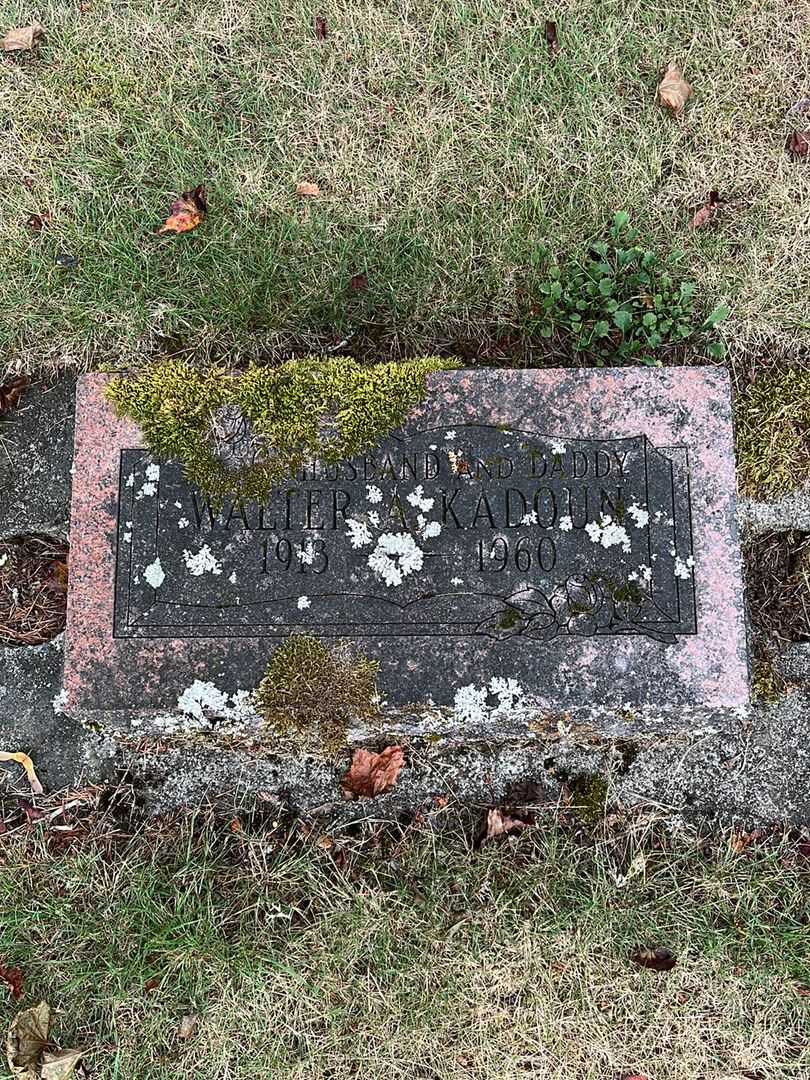 Walter Arnold Kadoun's grave. Photo 1