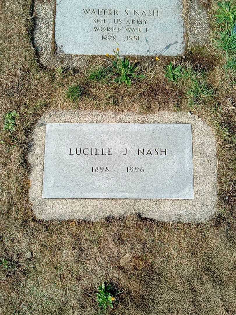 Lucille J. Nash's grave. Photo 1