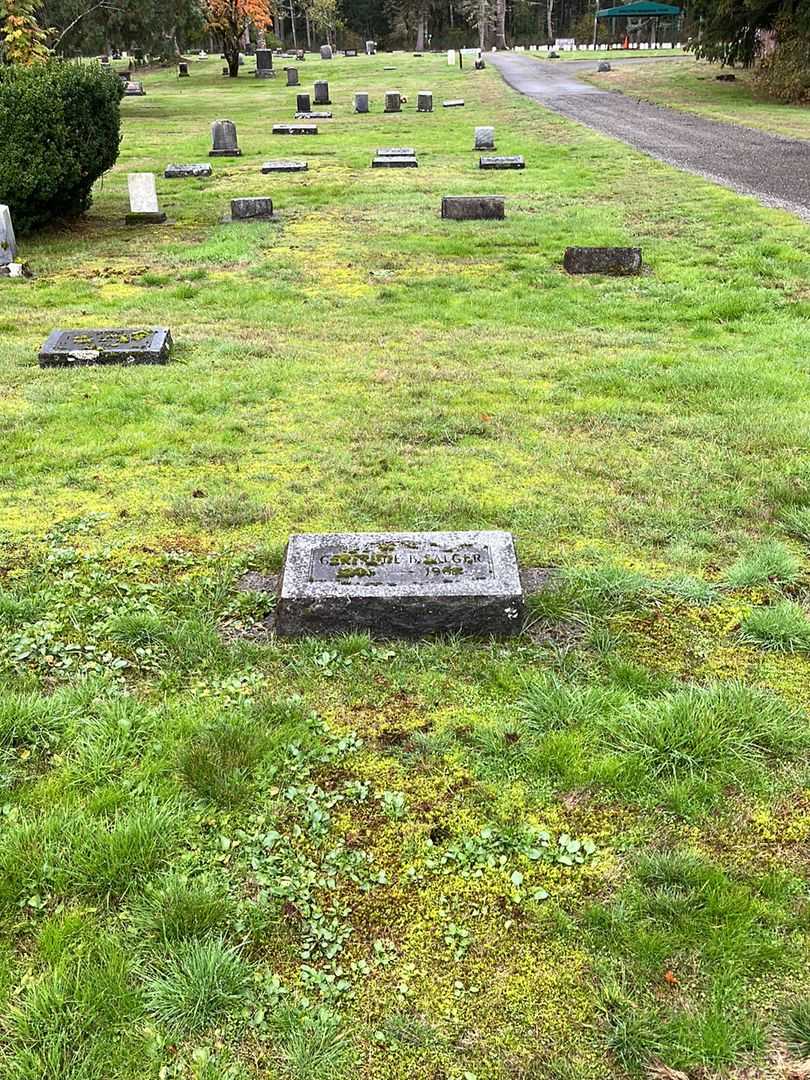 Gertrude B. Saeger's grave. Photo 2